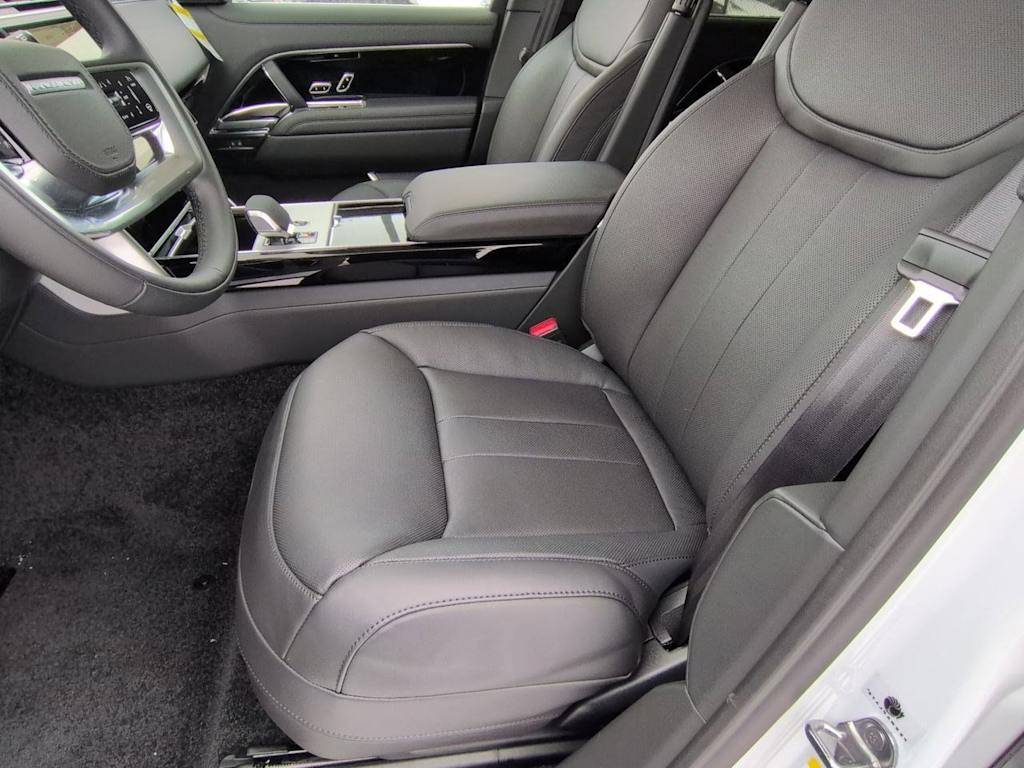 Thumbnail: 2026 Land Rover Range Rover - 11