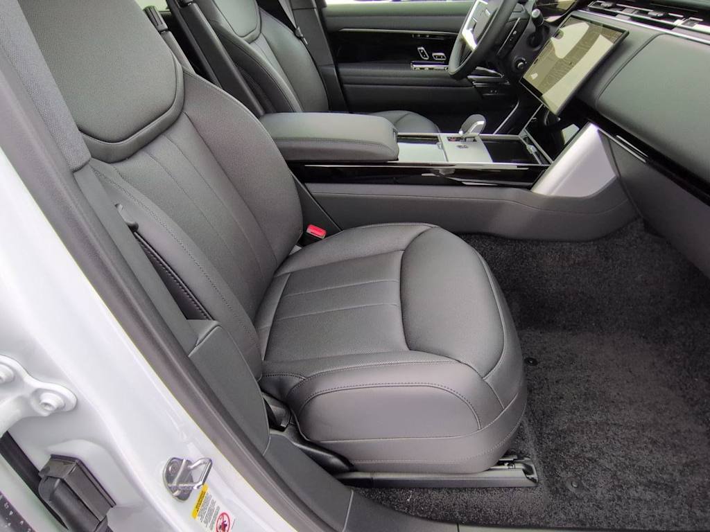 Thumbnail: 2026 Land Rover Range Rover - 29