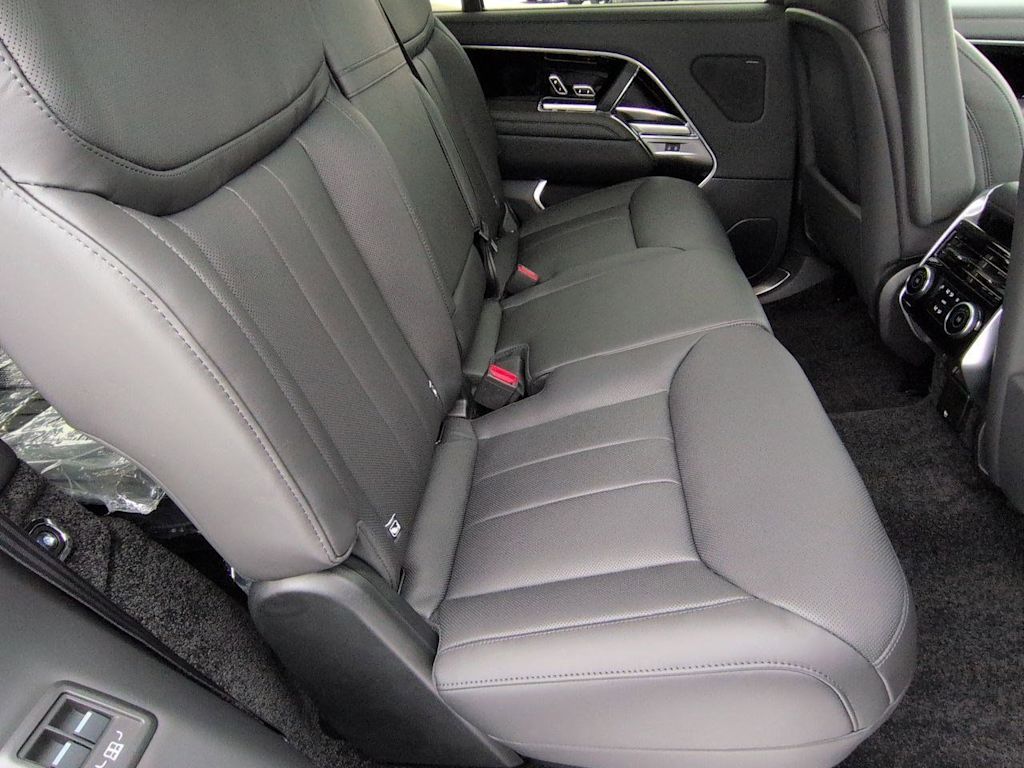 Thumbnail: 2026 Land Rover Range Rover - 12