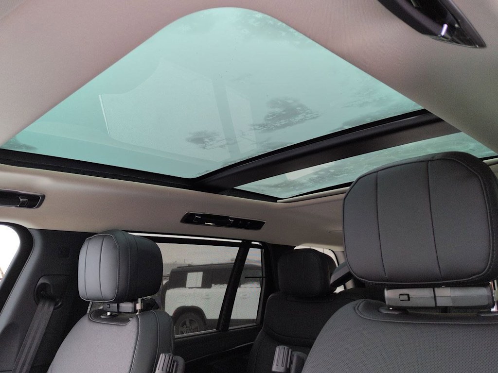 Thumbnail: 2026 Land Rover Range Rover - 25