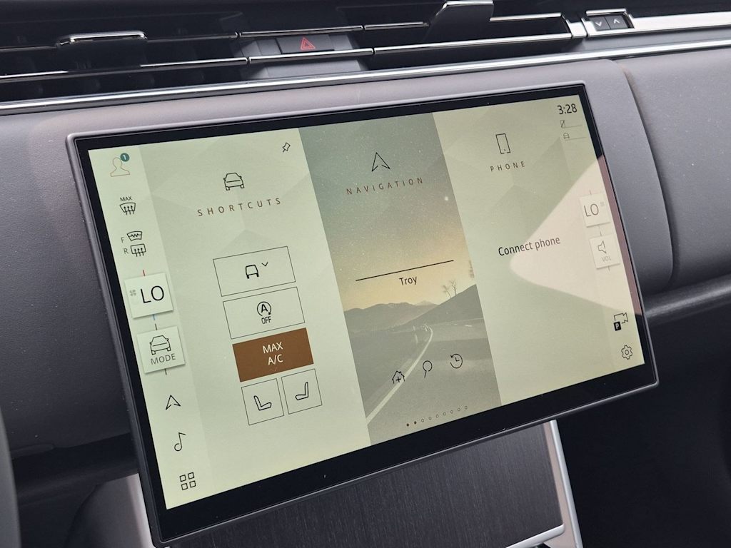 Thumbnail: 2026 Land Rover Range Rover - 15