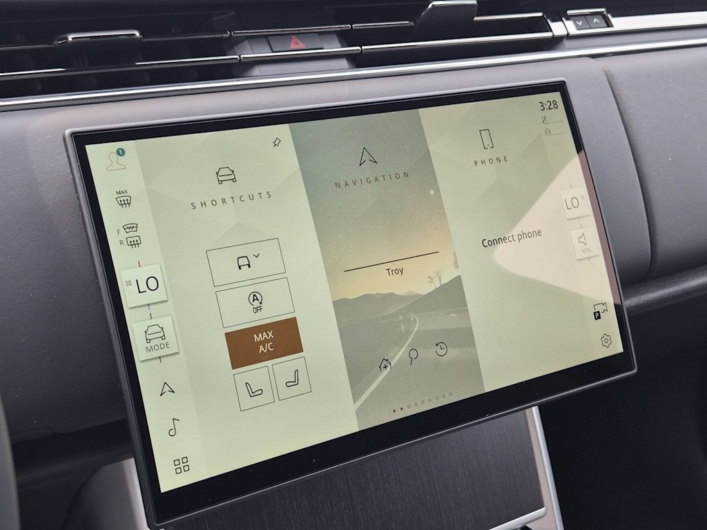 Thumbnail: 2026 Land Rover Range Rover - 5