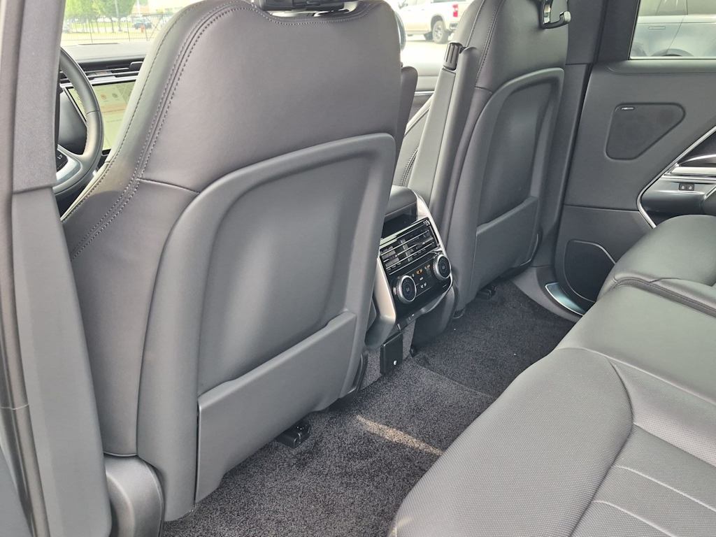 Thumbnail: 2026 Land Rover Range Rover - 4