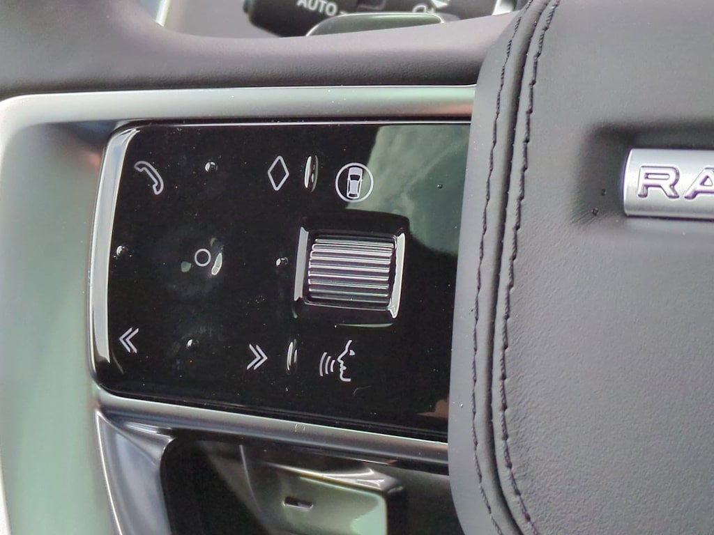 2025 Land Rover Range Rover SE 27