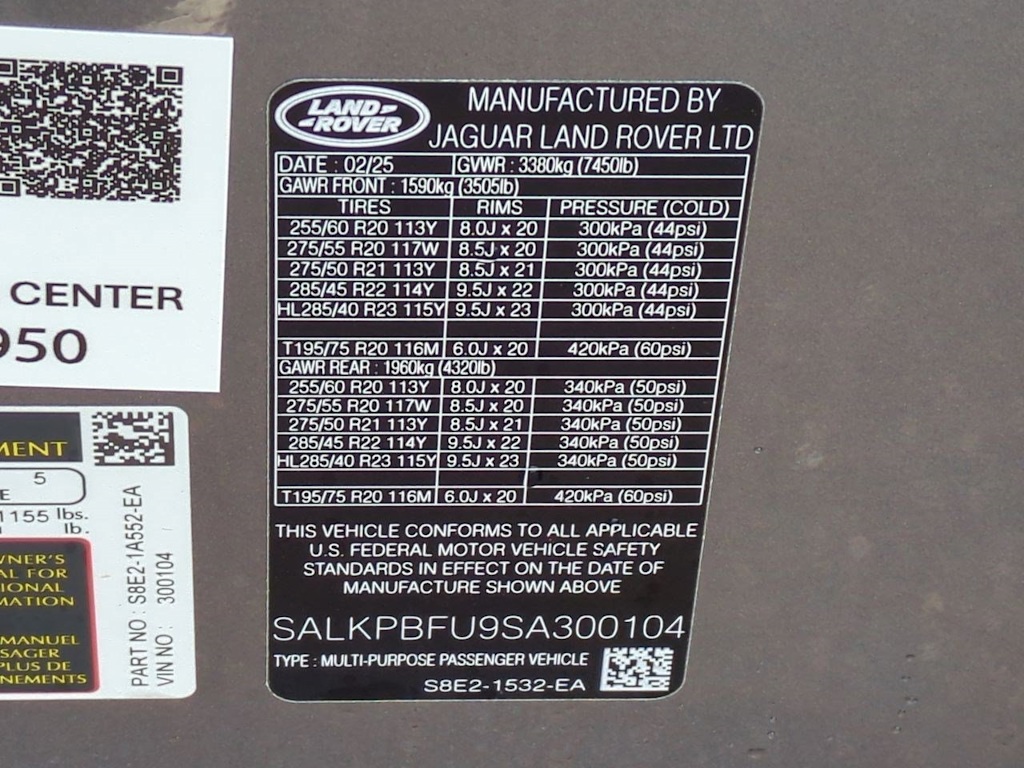 2025 Land Rover Range Rover SE 18