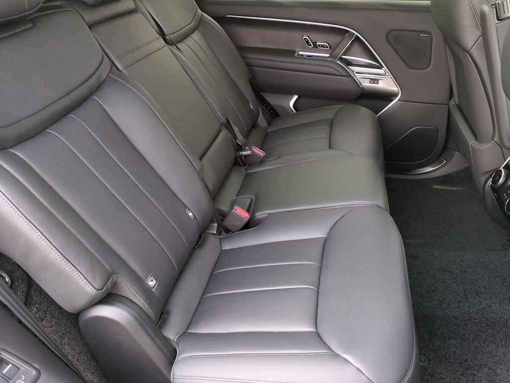 2025 Land Rover Range Rover SE 25