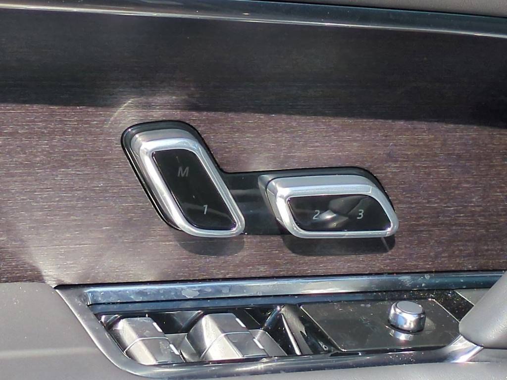 Thumbnail: 2025 Land Rover Range Rover - 23