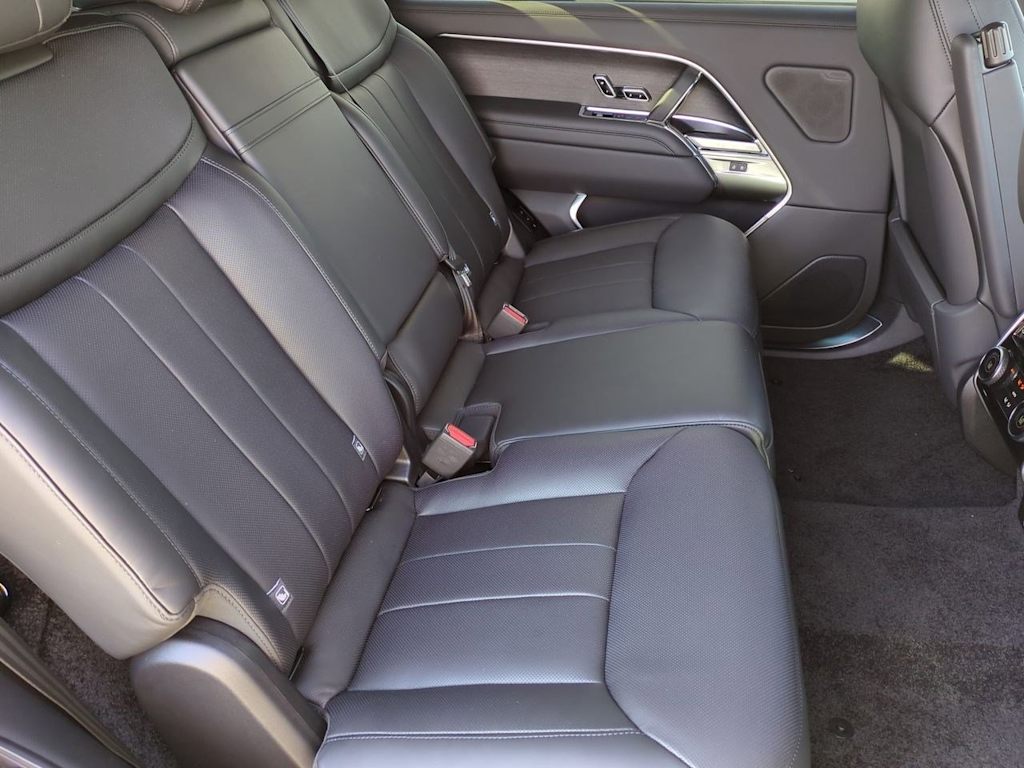 Thumbnail: 2025 Land Rover Range Rover - 25