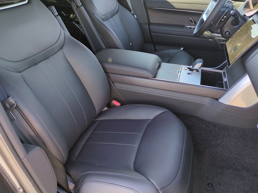 Thumbnail: 2025 Land Rover Range Rover - 10