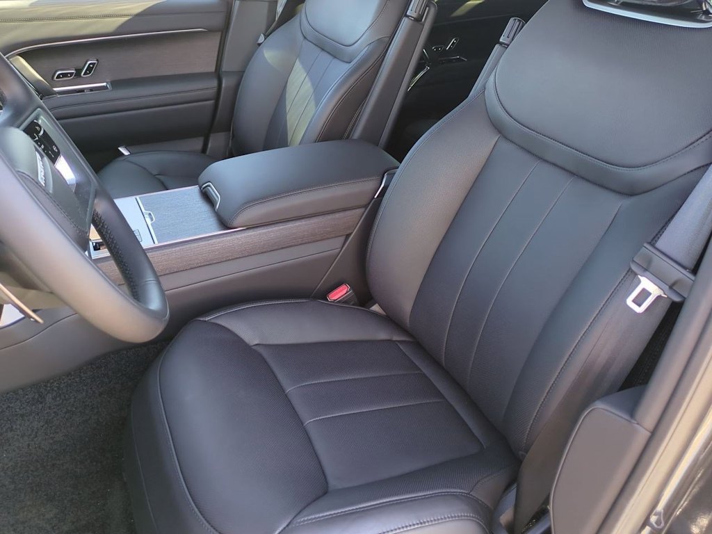 Thumbnail: 2025 Land Rover Range Rover - 9