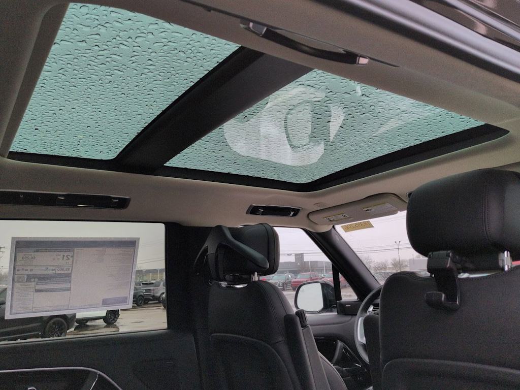 Thumbnail: 2026 Land Rover Range Rover - 27