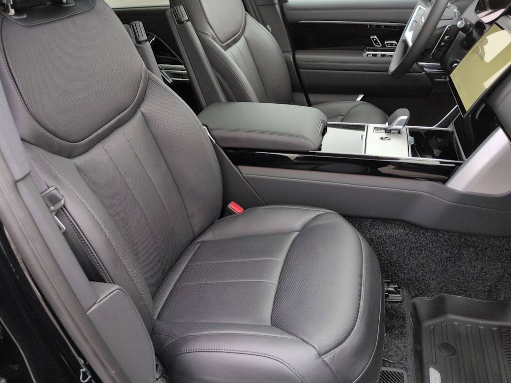 Thumbnail: 2026 Land Rover Range Rover - 28