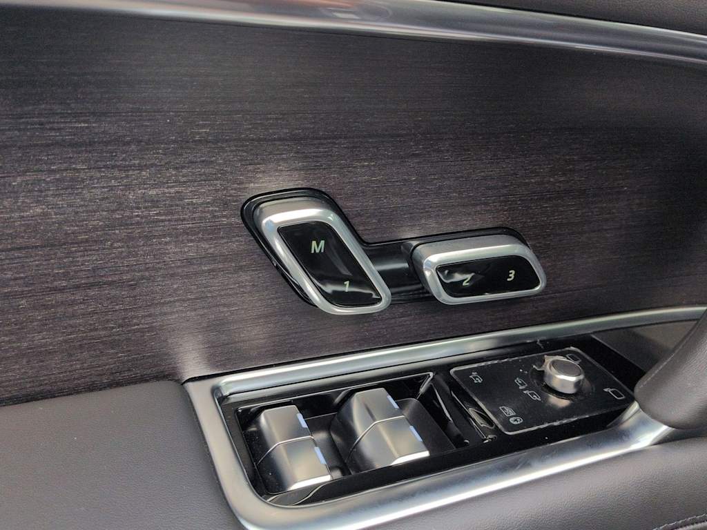 Thumbnail: 2026 Land Rover Range Rover - 25