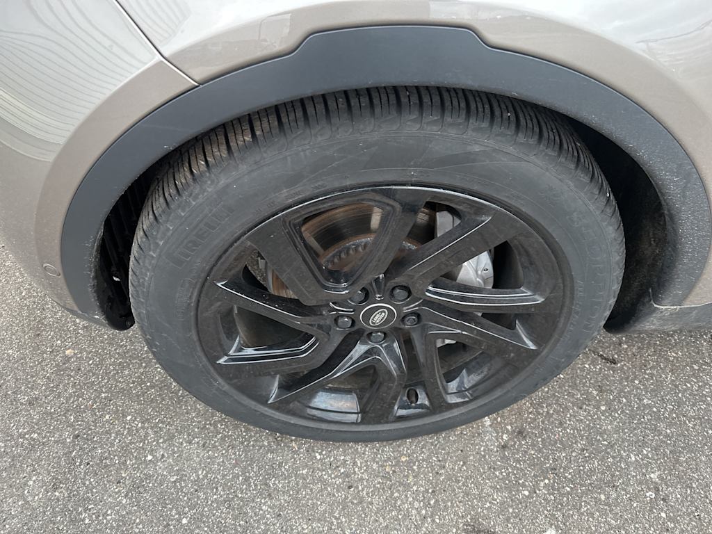 Thumbnail: 2024 Land Rover Discovery - 5