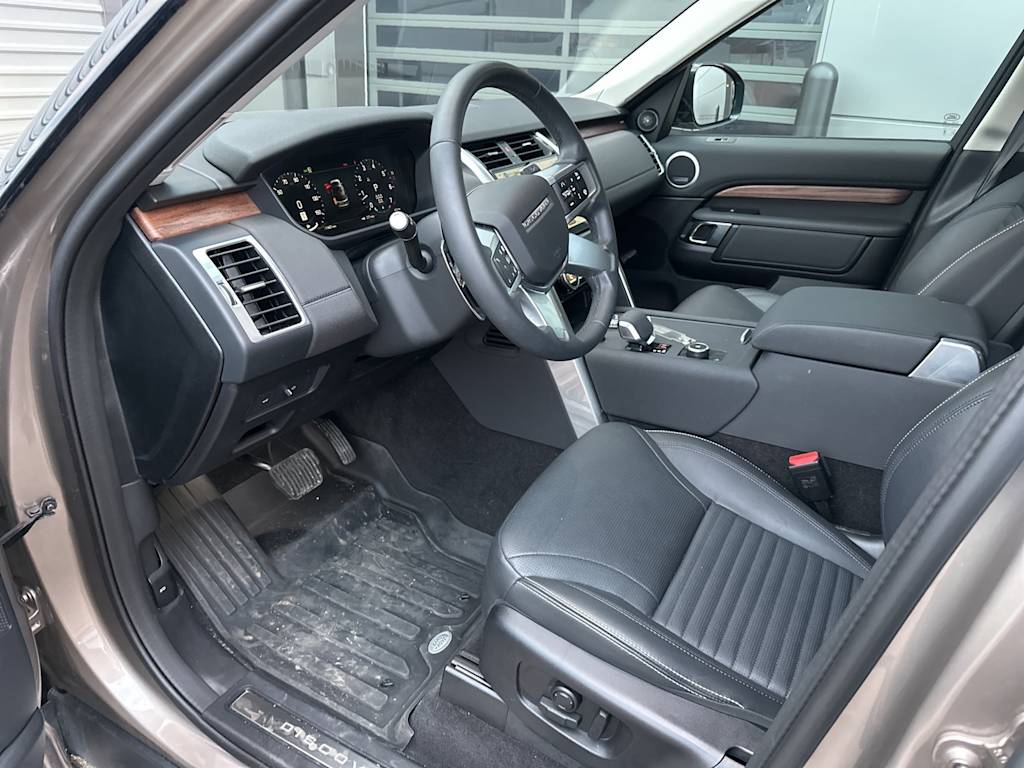 Thumbnail: 2024 Land Rover Discovery - 7