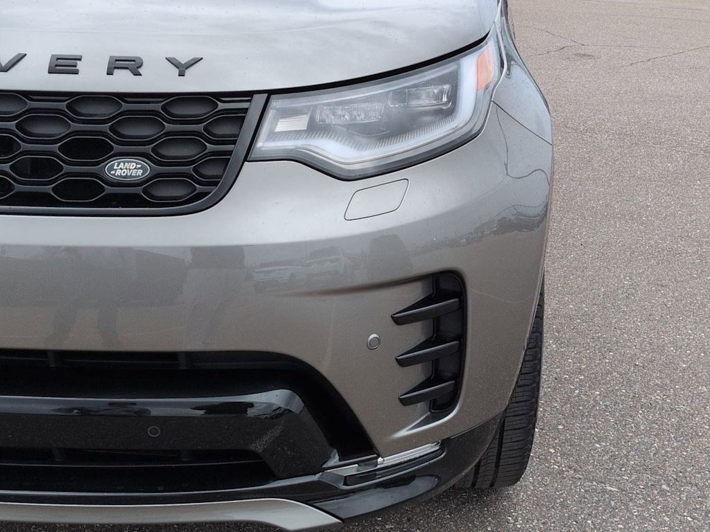 Thumbnail: 2025 Land Rover Discovery - 24