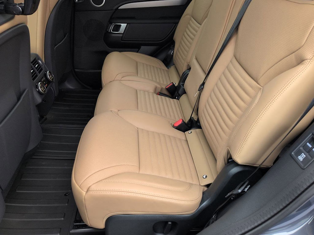 Thumbnail: 2026 Land Rover Discovery - 28