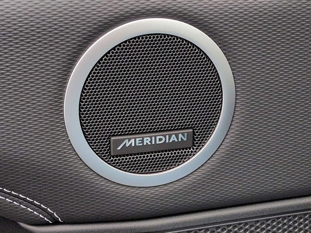 Thumbnail: 2026 Land Rover Discovery - 37