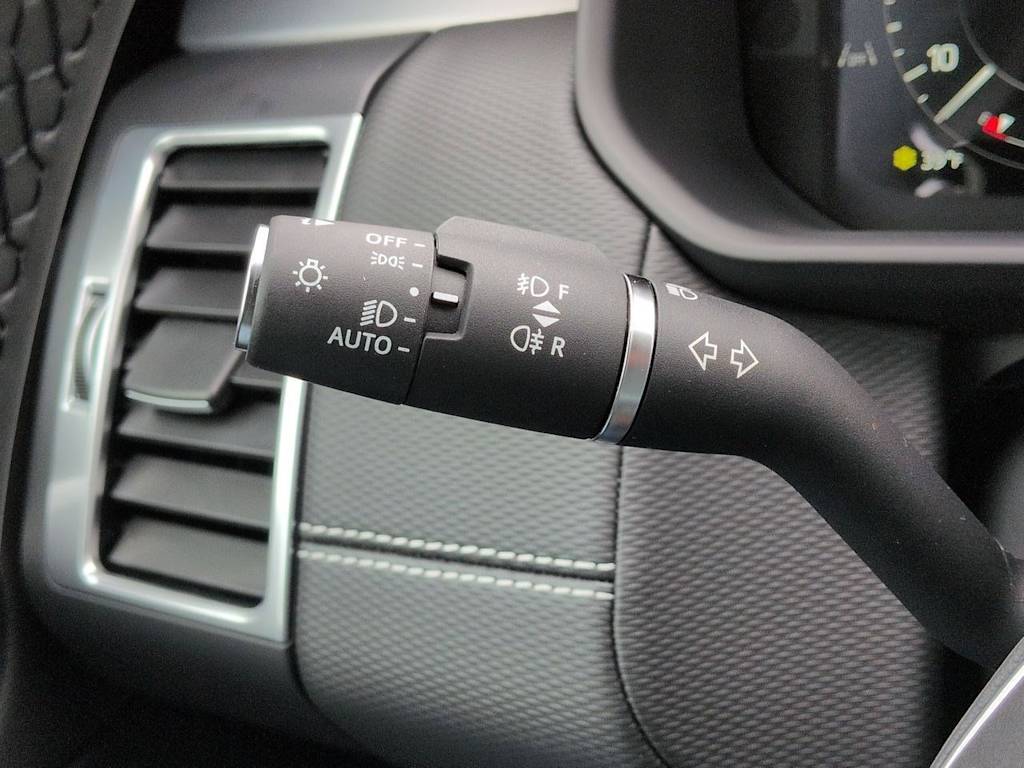 Thumbnail: 2026 Land Rover Discovery - 34