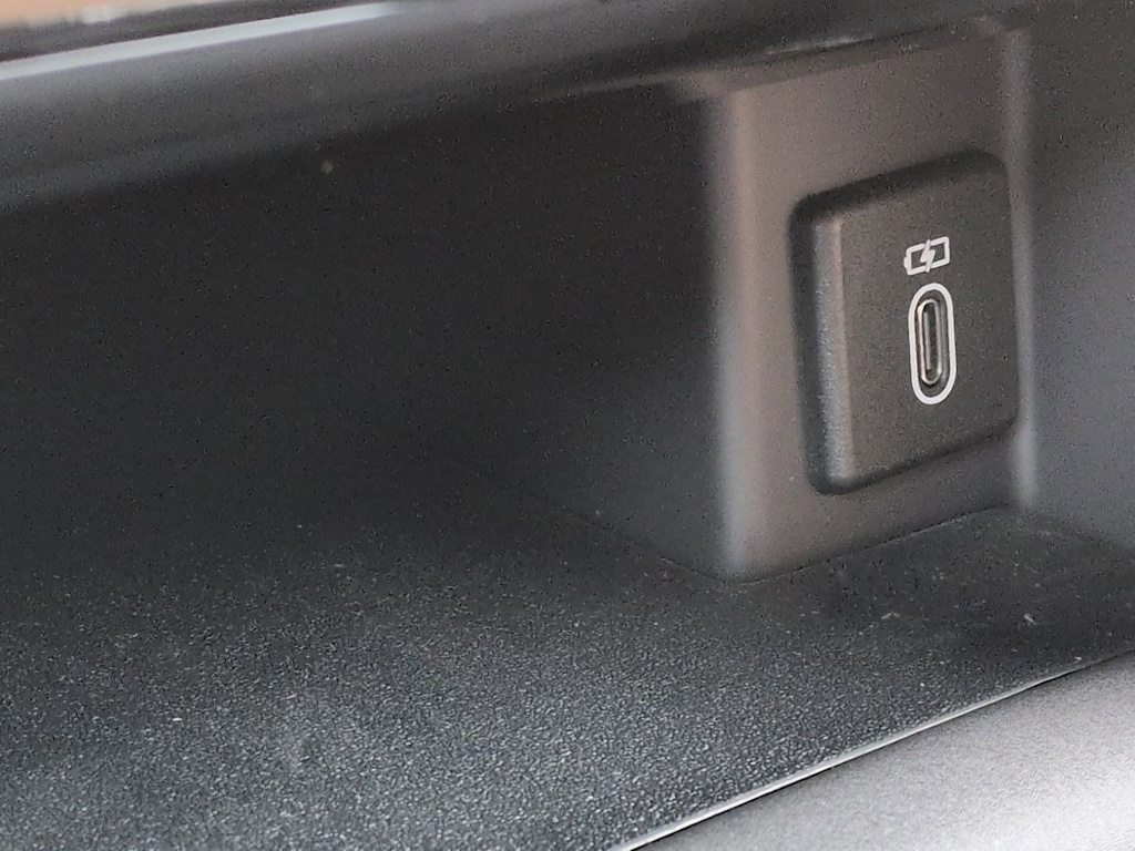 Thumbnail: 2026 Land Rover Discovery - 38