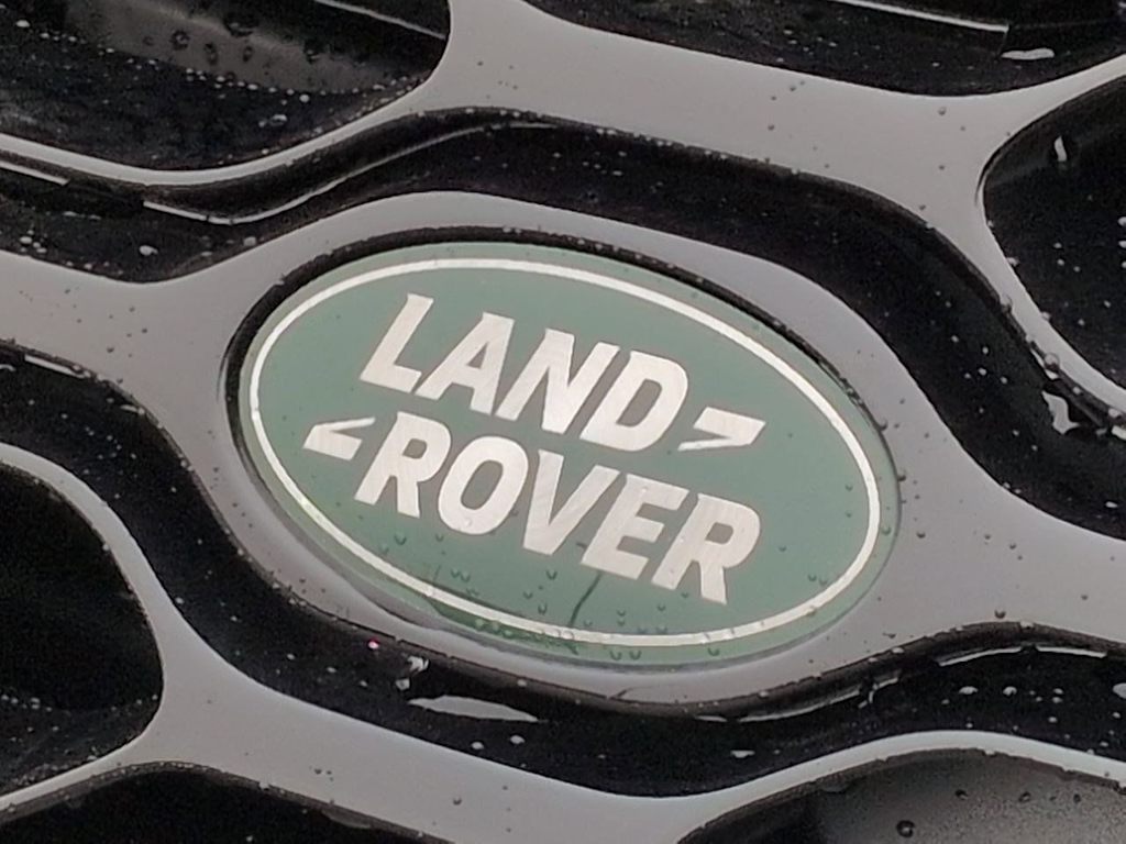 Thumbnail: 2026 Land Rover Discovery - 25