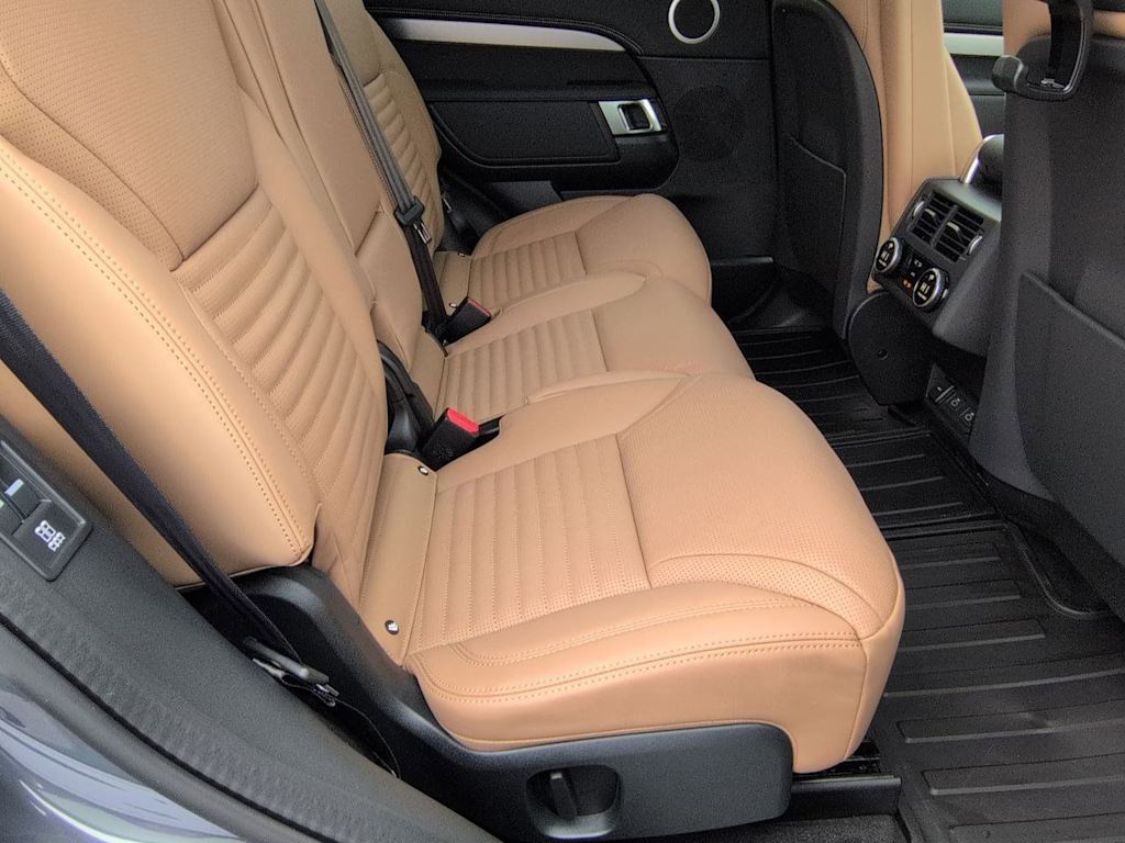 Thumbnail: 2026 Land Rover Discovery - 29