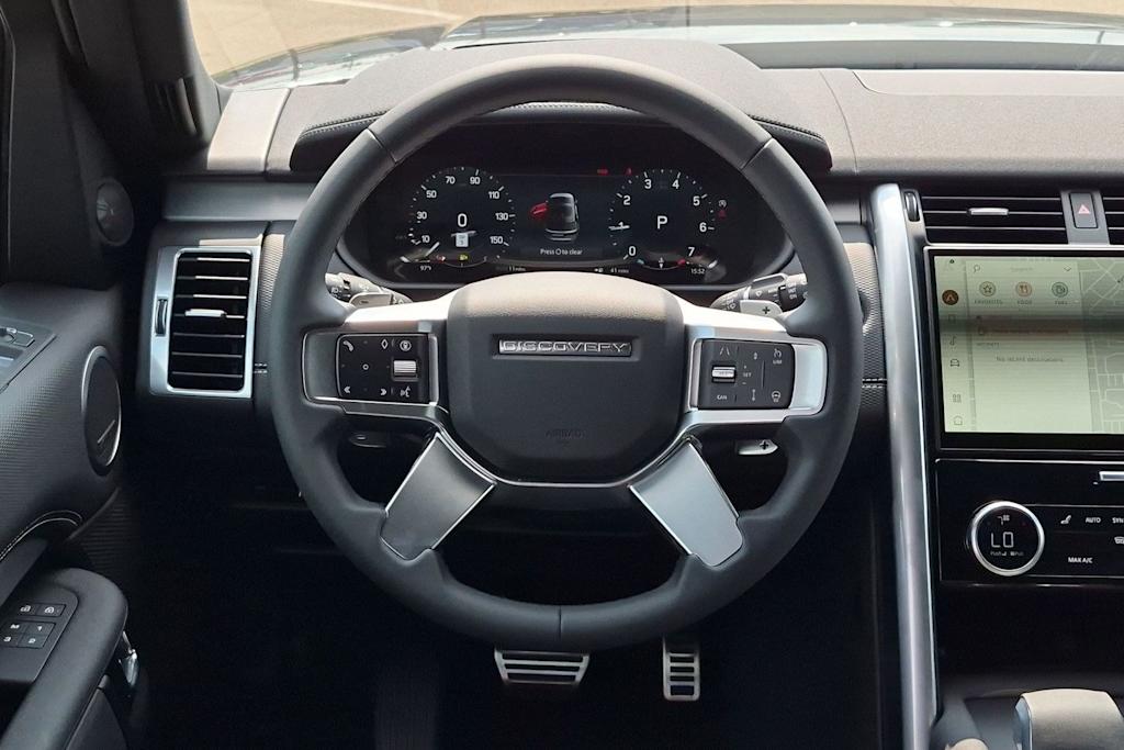 Thumbnail: 2026 Land Rover Discovery - 12