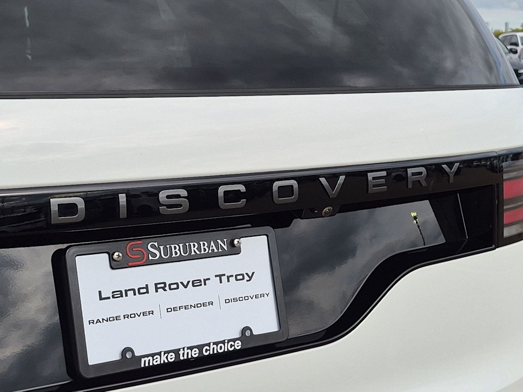 Thumbnail: 2025 Land Rover Discovery - 7