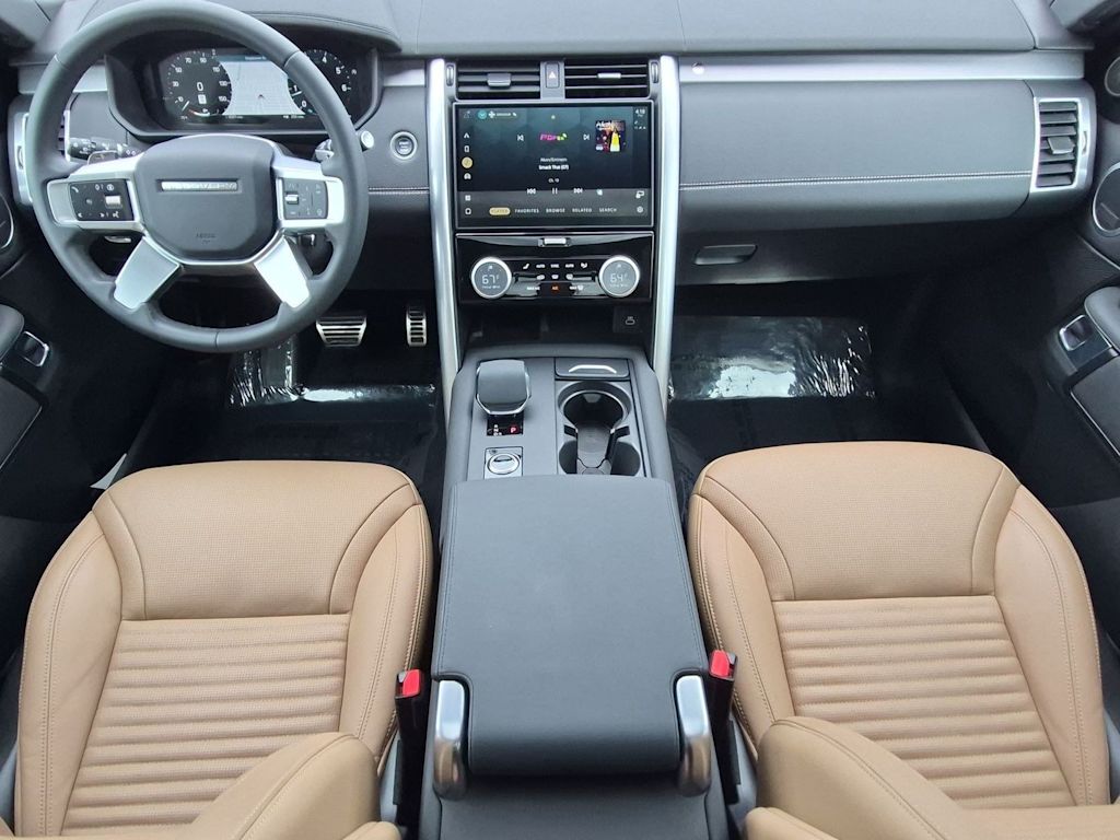 Thumbnail: 2025 Land Rover Discovery - 2