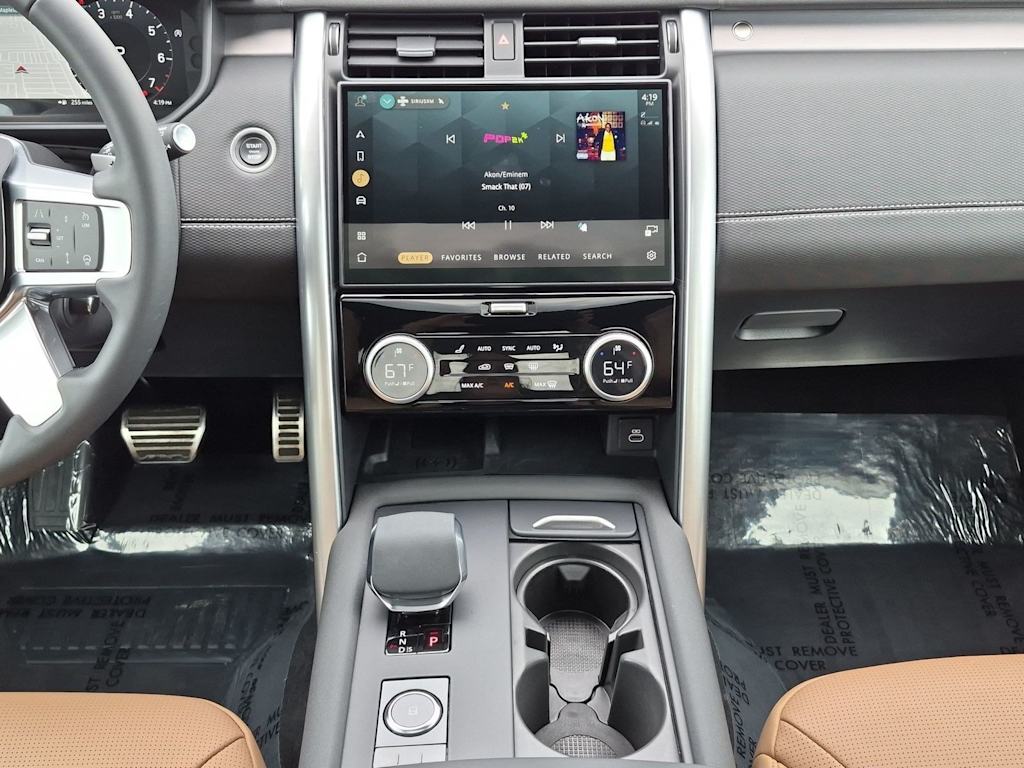 Thumbnail: 2025 Land Rover Discovery - 14