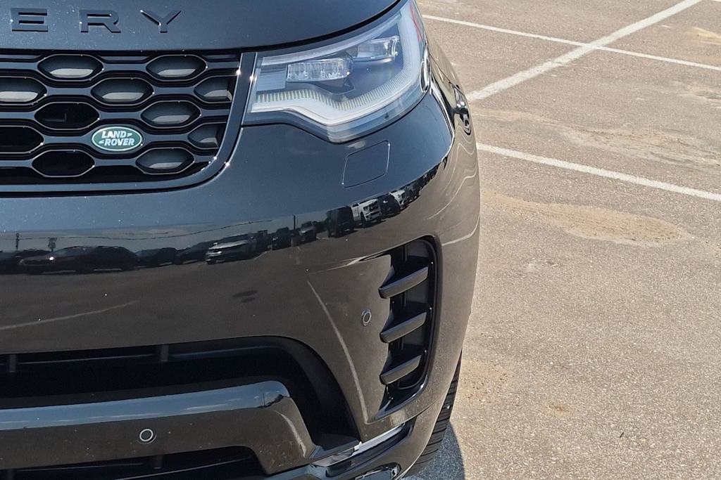 Thumbnail: 2025 Land Rover Discovery - 24
