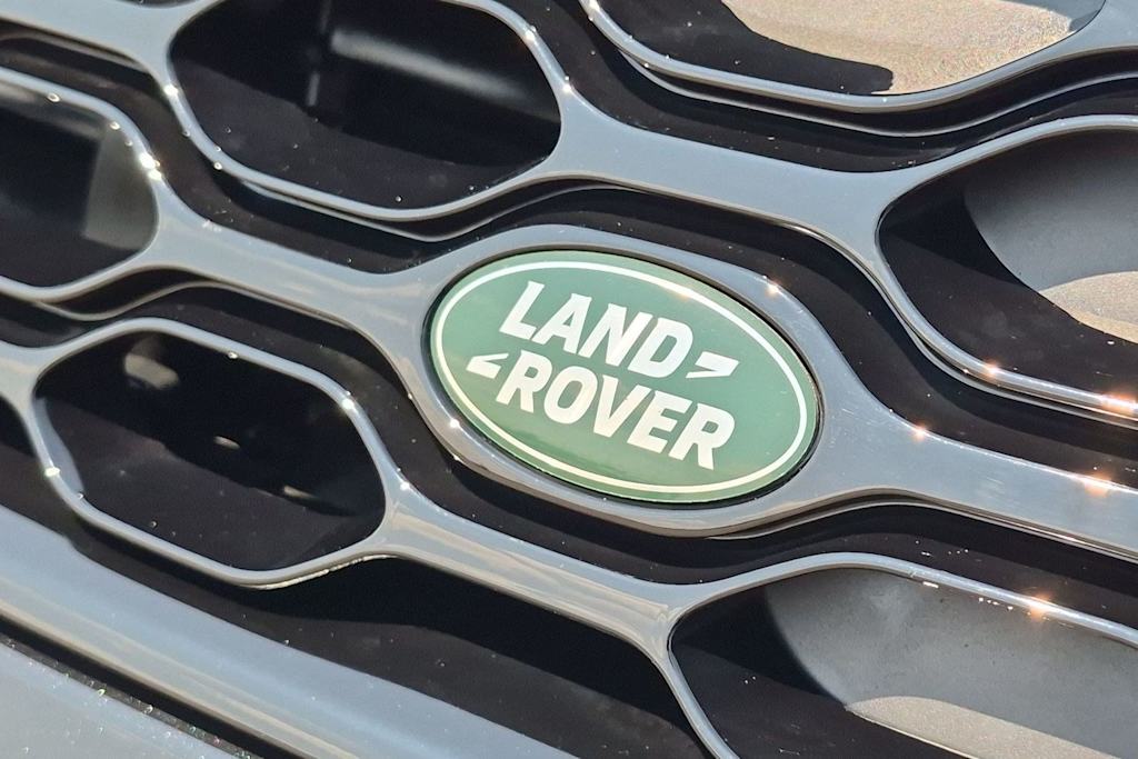 Thumbnail: 2025 Land Rover Discovery - 25