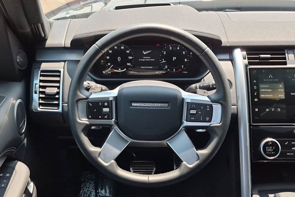 Thumbnail: 2025 Land Rover Discovery - 13