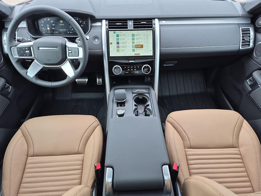 Thumbnail: 2026 Land Rover Discovery - 2