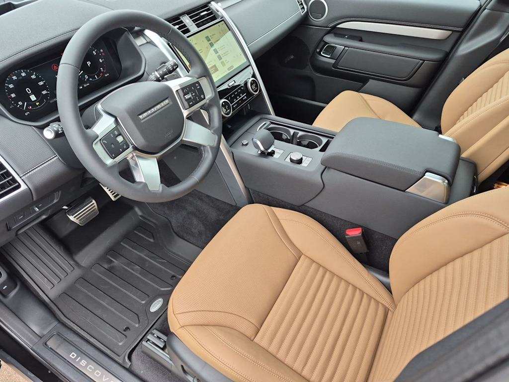 Thumbnail: 2026 Land Rover Discovery - 10