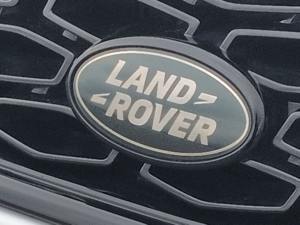 Thumbnail: 2020 Land Rover Discovery - 7