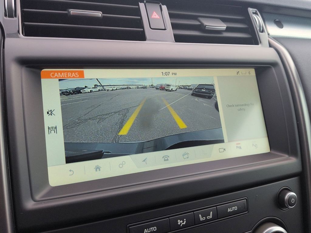 Thumbnail: 2020 Land Rover Discovery - 34