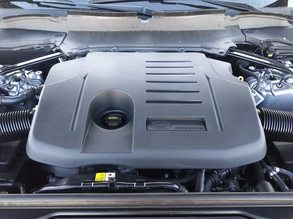 Thumbnail: 2025 Land Rover Discovery - 9