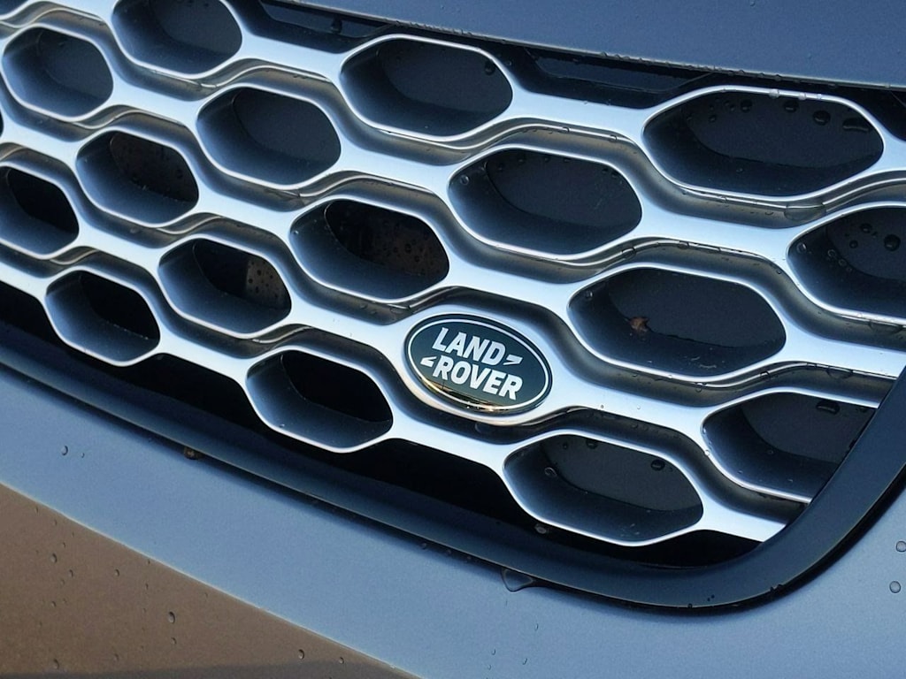 Thumbnail: 2025 Land Rover Discovery - 7