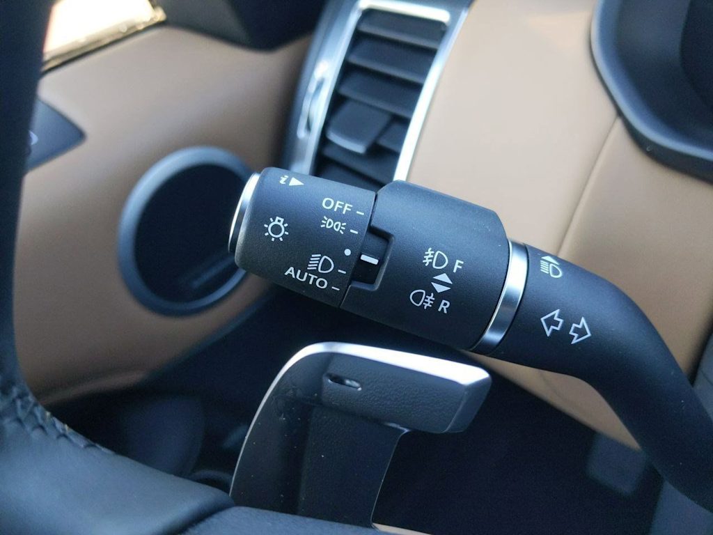 Thumbnail: 2025 Land Rover Discovery - 32