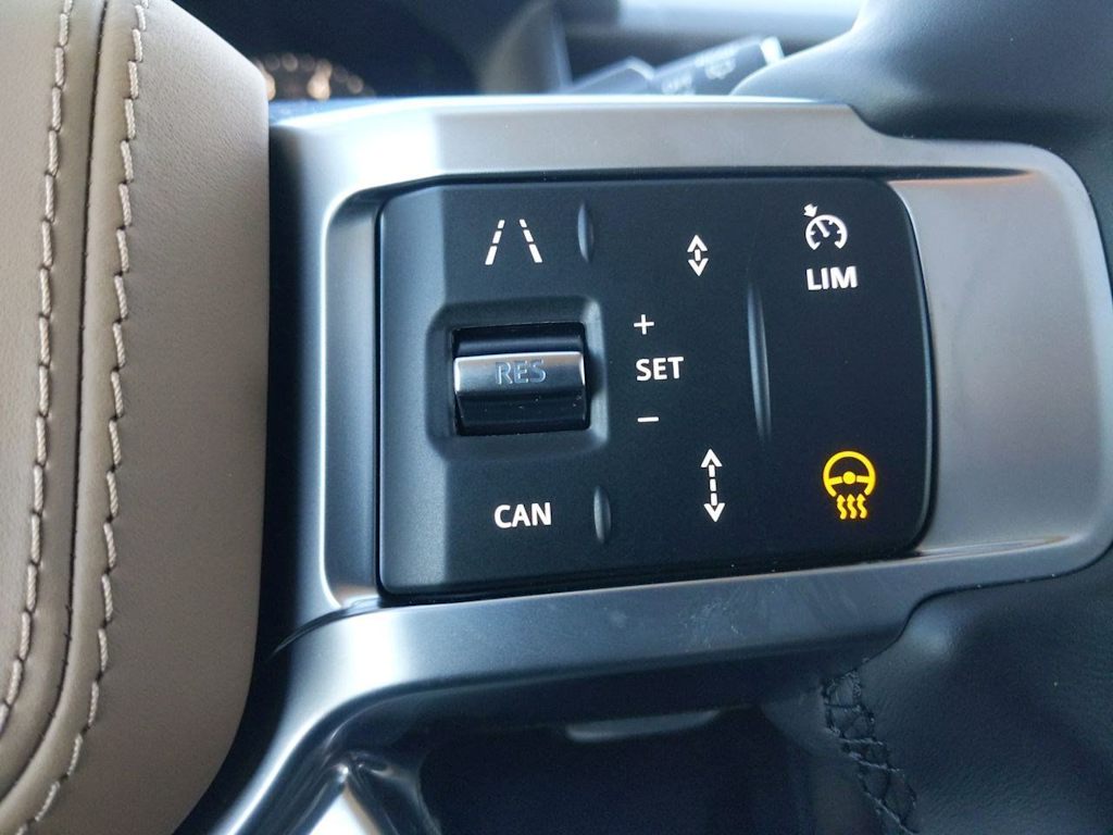 Thumbnail: 2025 Land Rover Discovery - 30