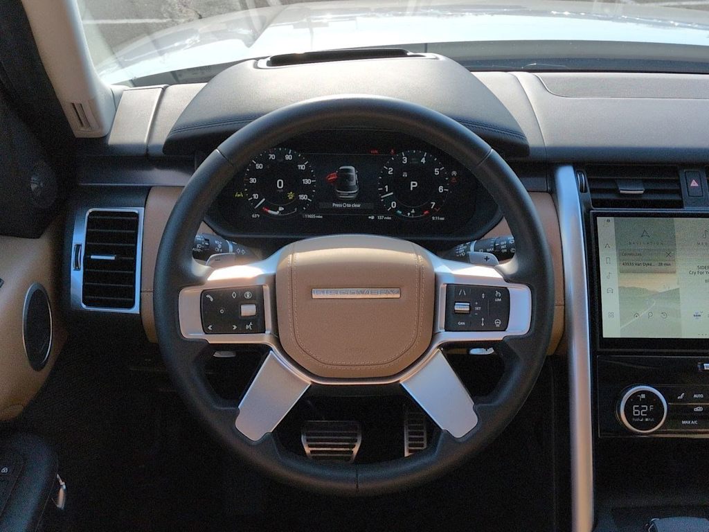 Thumbnail: 2025 Land Rover Discovery - 14