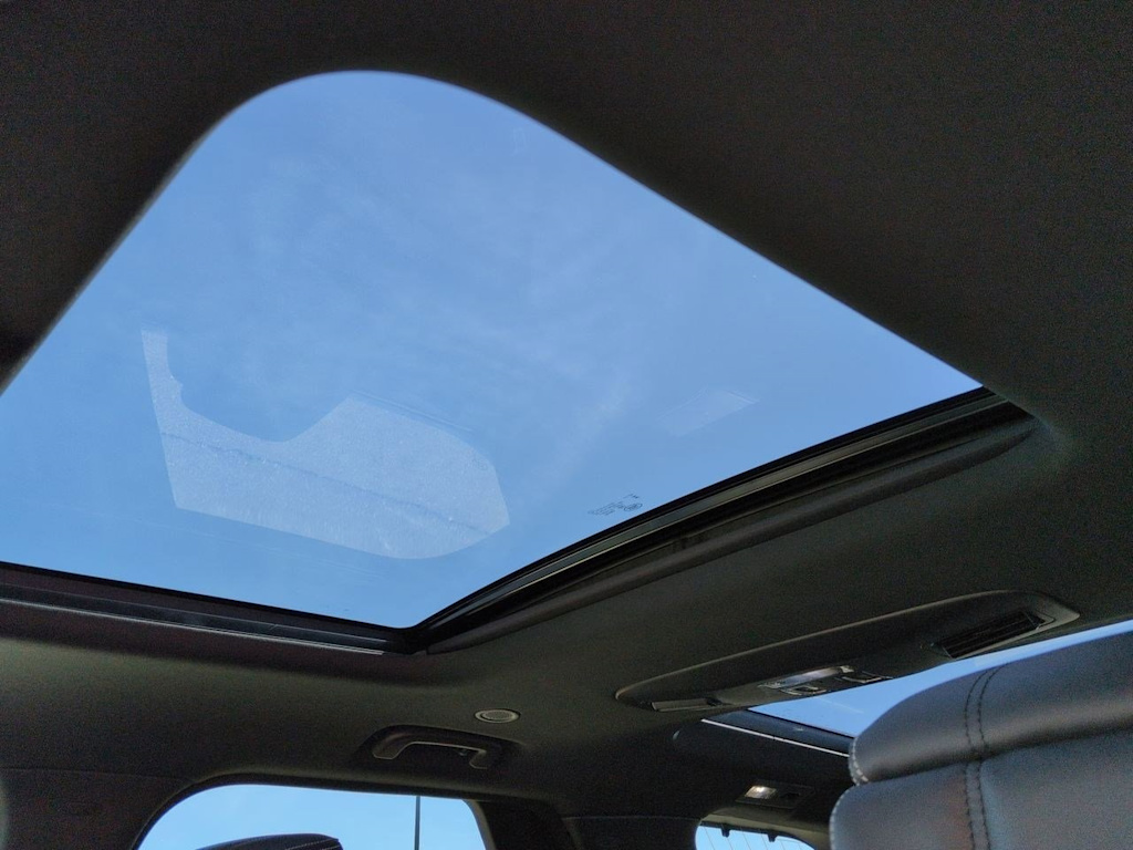 Thumbnail: 2026 Land Rover Discovery - 24