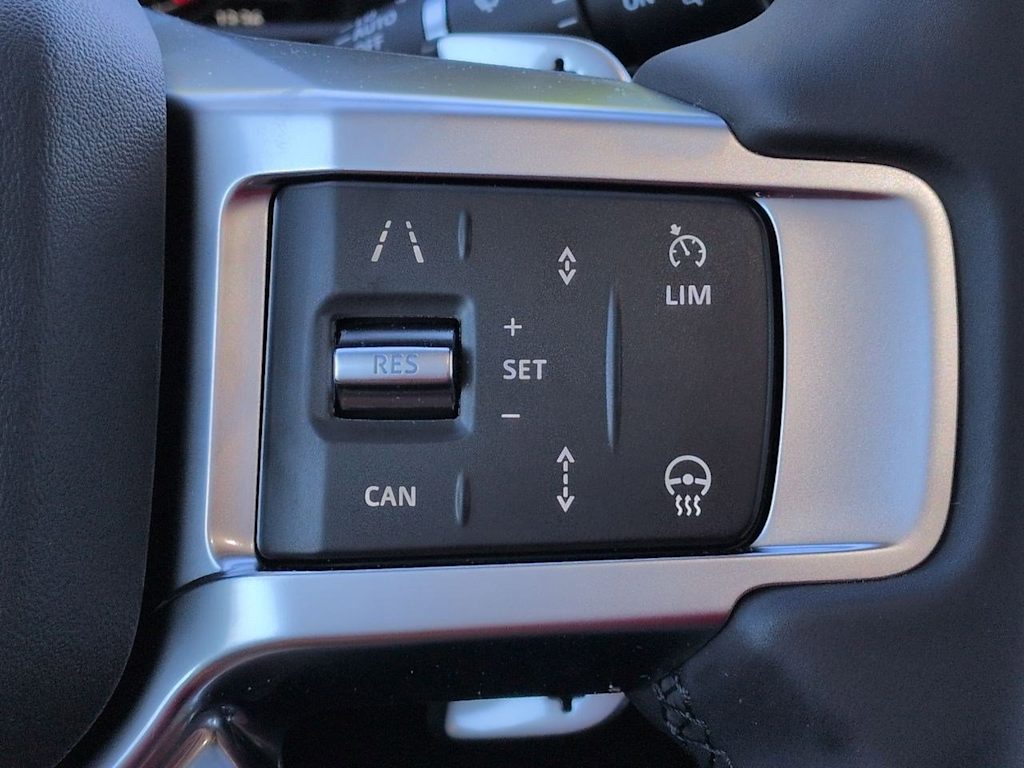 Thumbnail: 2026 Land Rover Discovery - 29