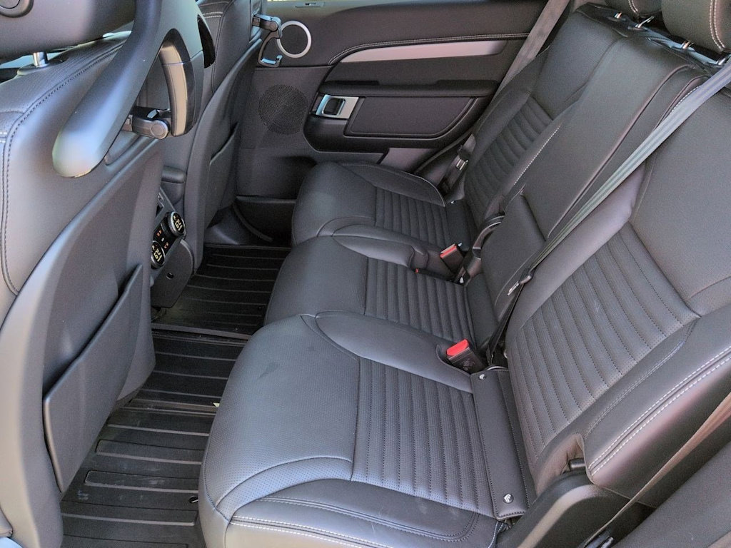 Thumbnail: 2026 Land Rover Discovery - 25