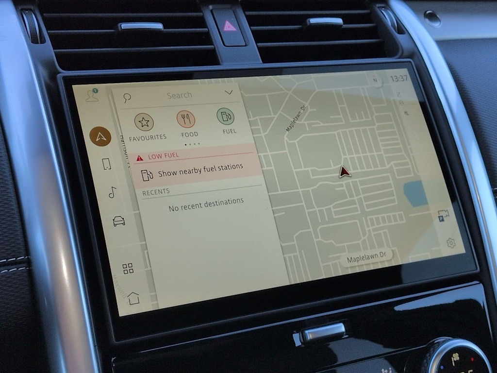 Thumbnail: 2026 Land Rover Discovery - 32