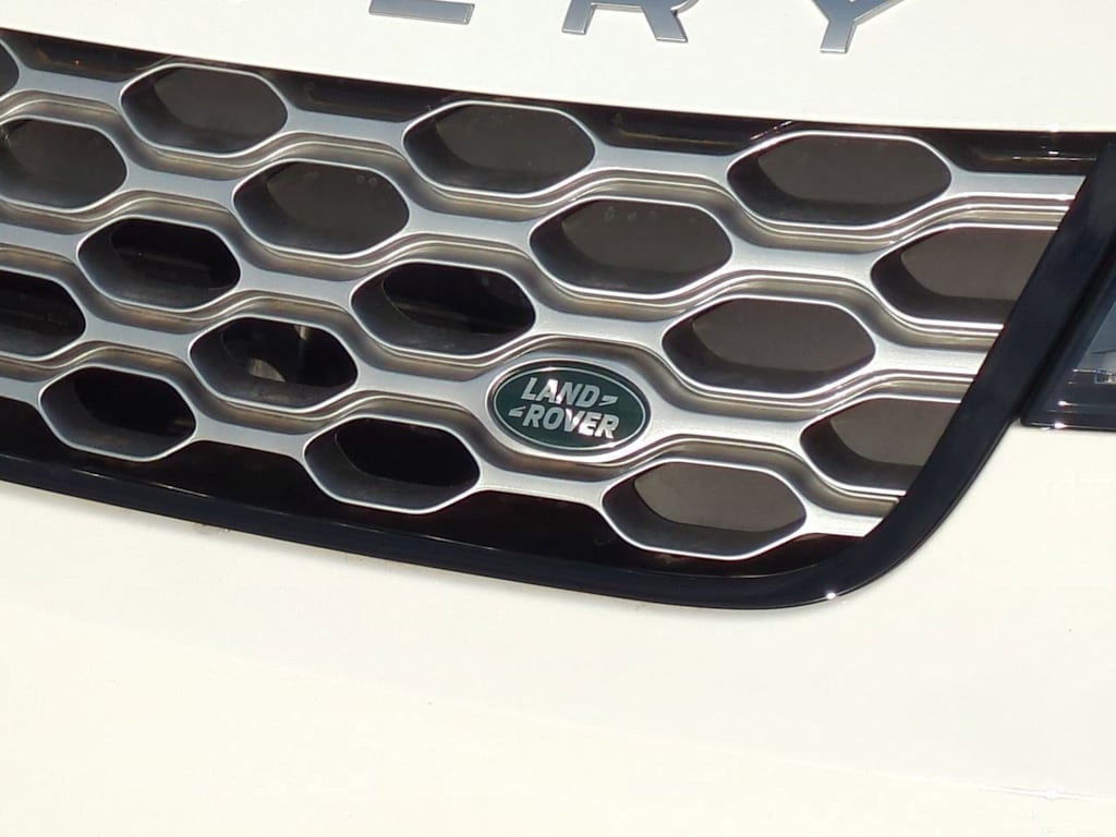 Thumbnail: 2026 Land Rover Discovery - 7