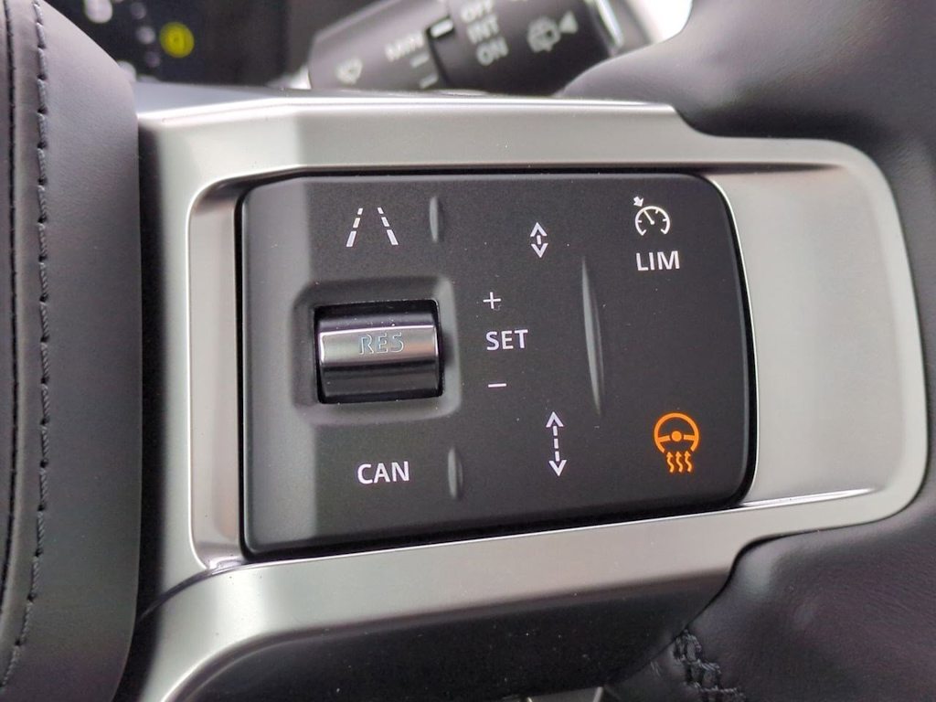 Thumbnail: 2026 Land Rover Discovery - 31