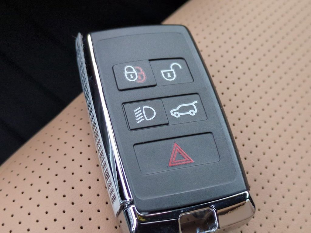 Thumbnail: 2026 Land Rover Discovery - 38