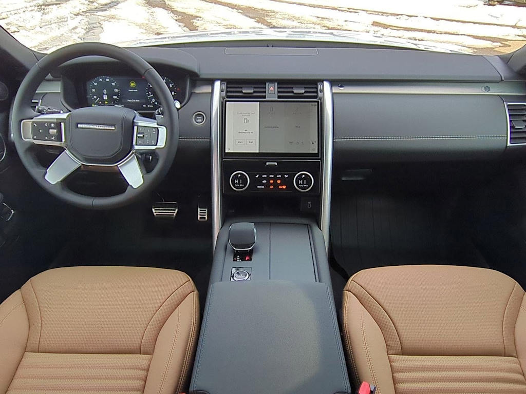 Thumbnail: 2026 Land Rover Discovery - 9